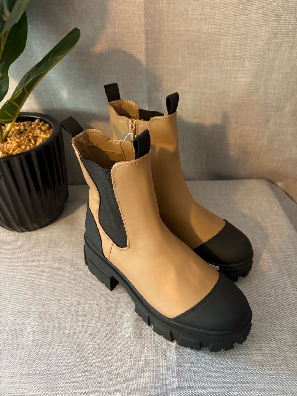 a new day Devan chelsea style Winter Boots Women’s 6.5 NWT’s